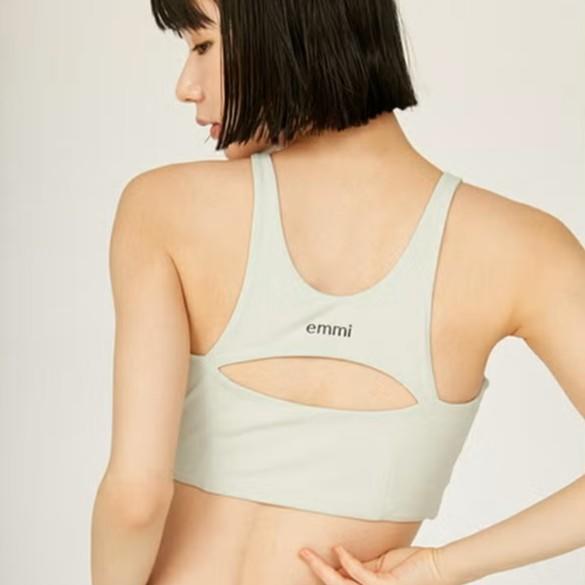 emmi（エミ）・easyoga（イージーヨガ）のヨガウェアセールアイテムが